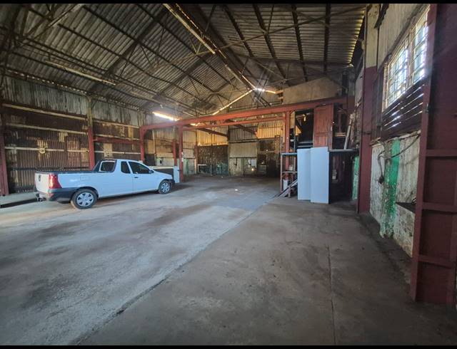 240M² WAREHOUSE TO LET IN LUIPAARDSVLEI